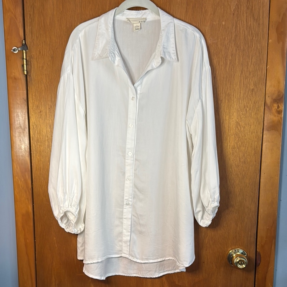 White Button-Up Blouse BY DESIGN